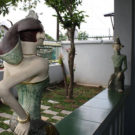 Jasmine Heritage Homestay Yogyakarta Esterno foto