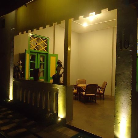 Jasmine Heritage Homestay Yogyakarta Esterno foto